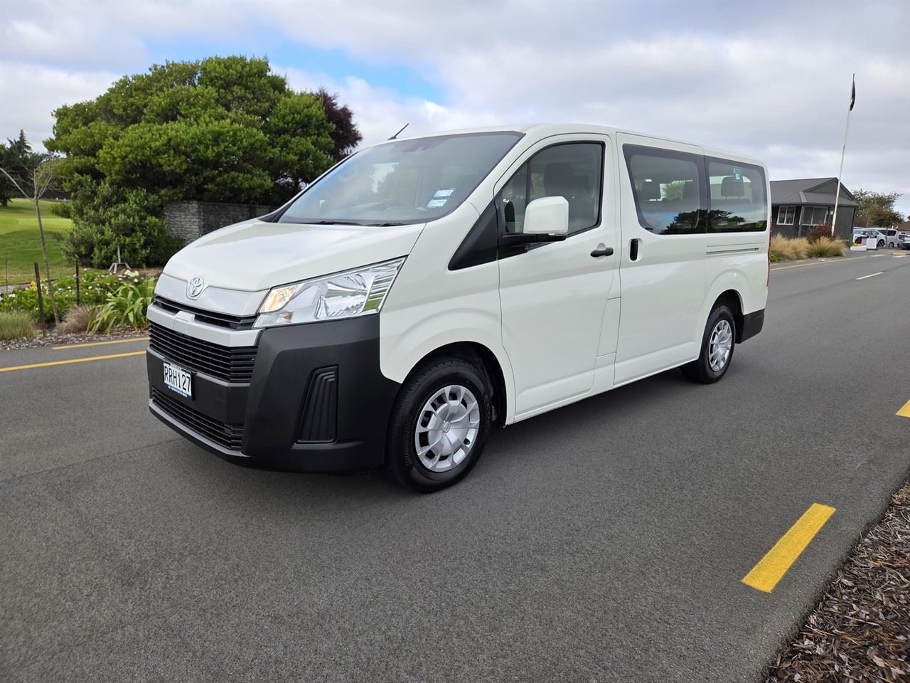 Vehicle image 3