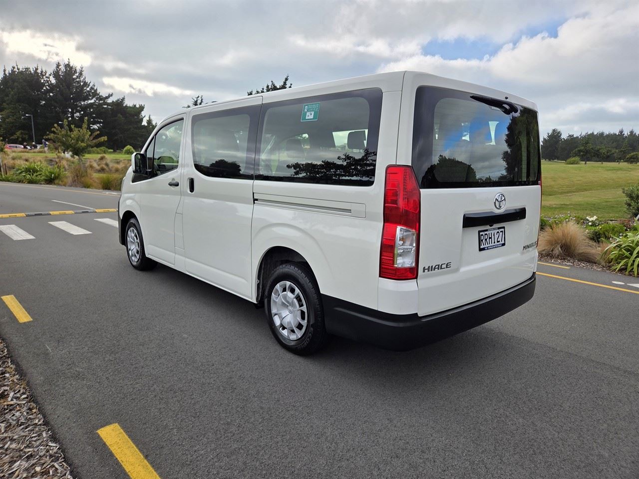 Vehicle image 5
