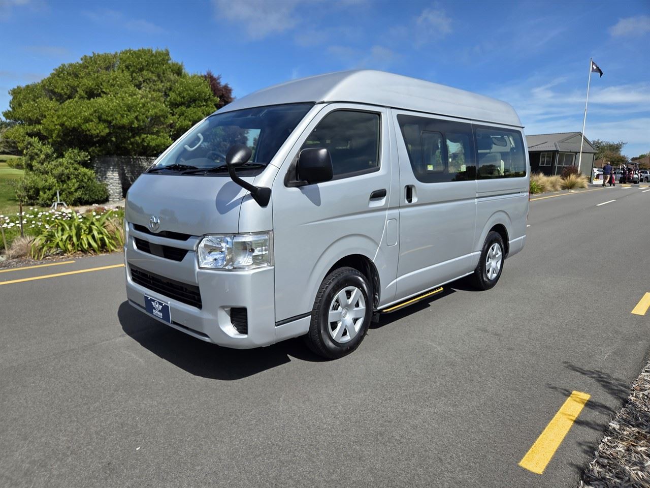 Vehicle image 3