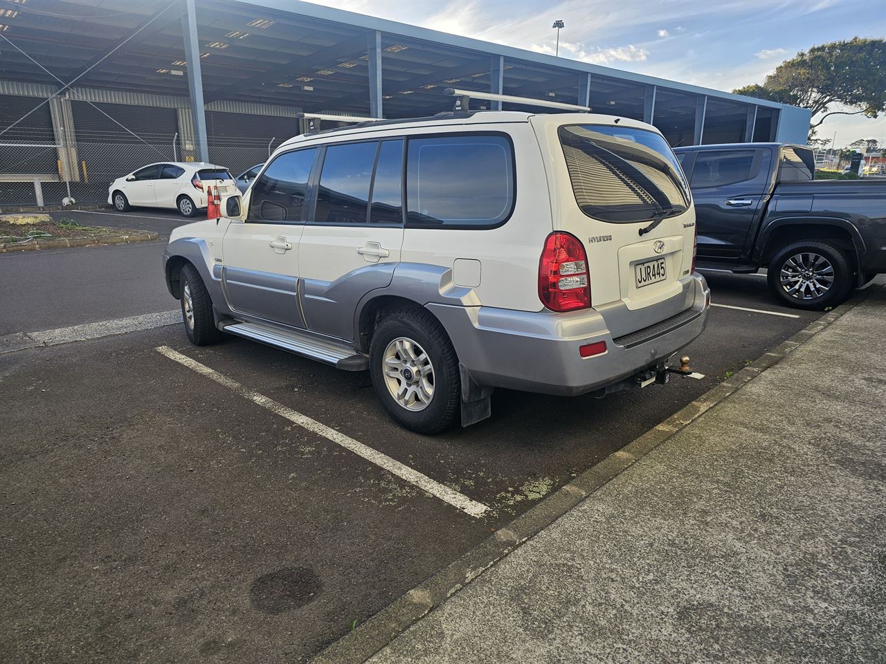 Vehicle image 4