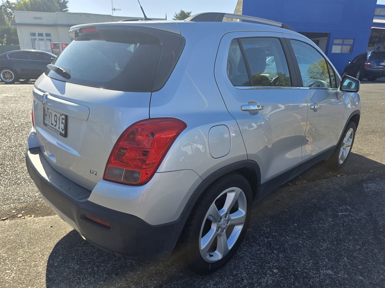 Vehicle image 4