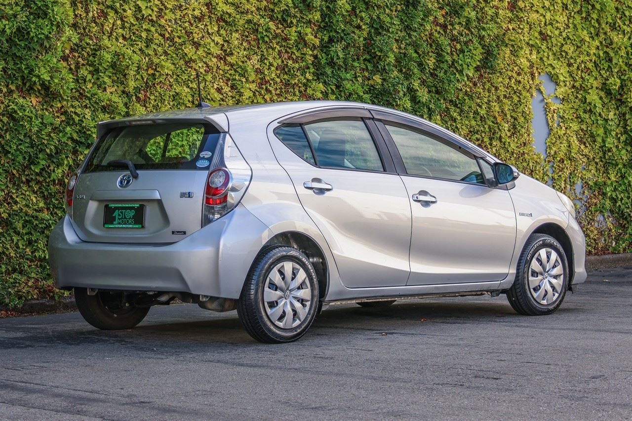 Vehicle image 5