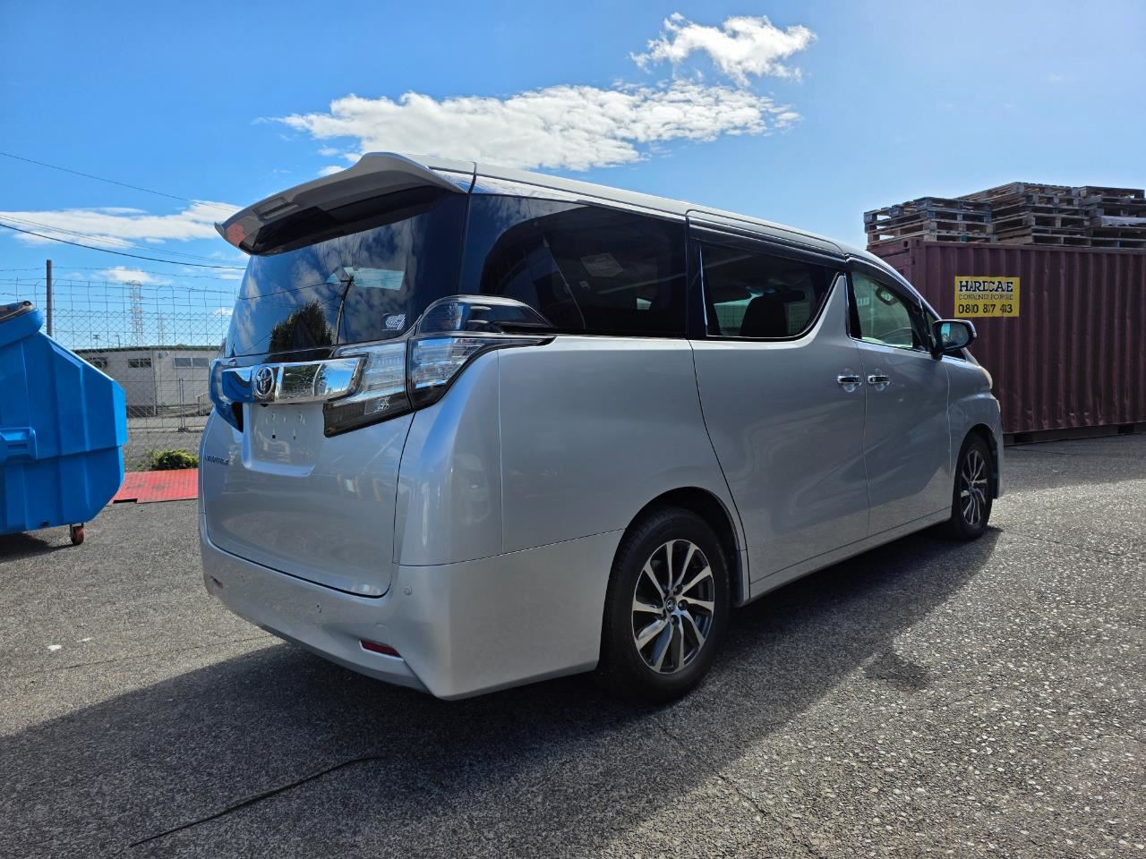 Vehicle image 5