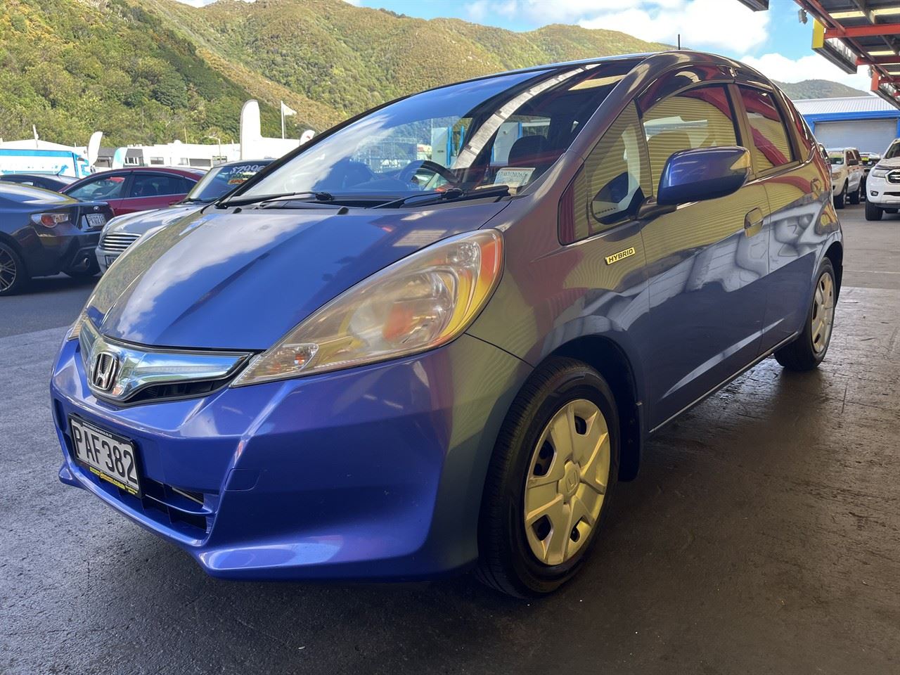 Vehicle image 3