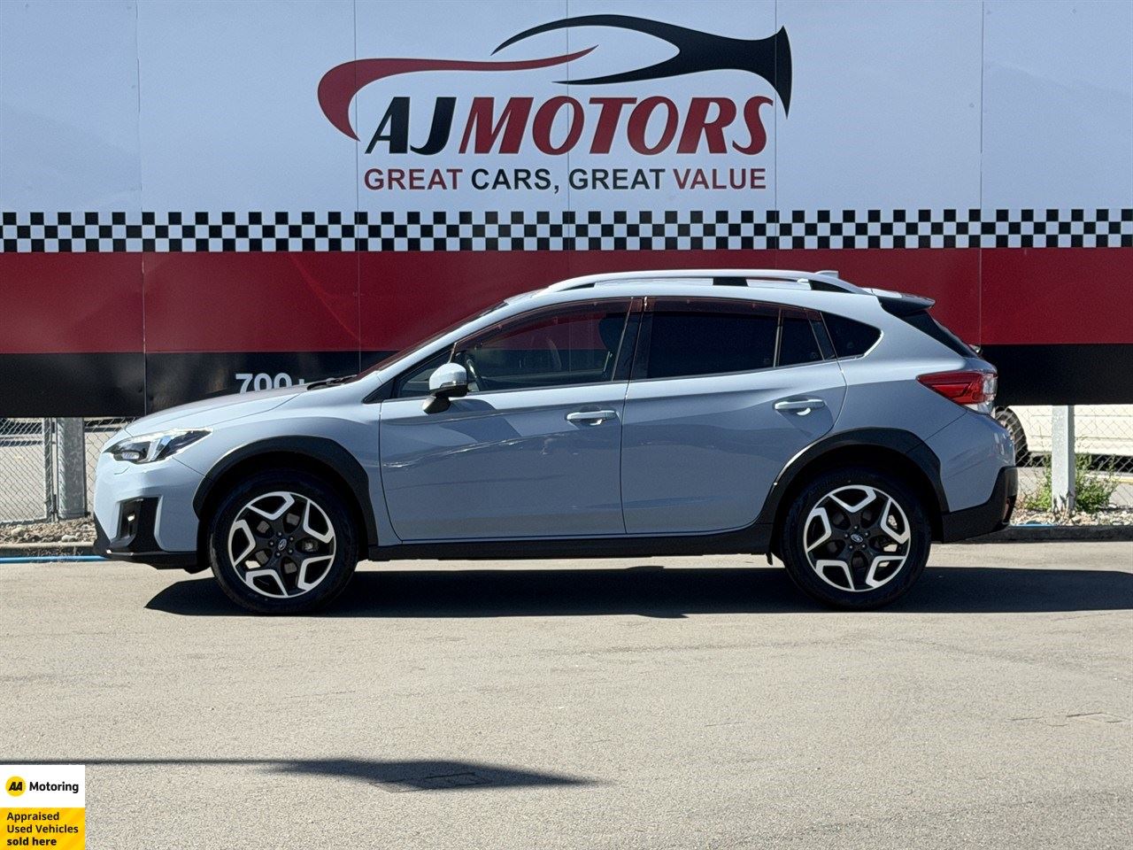 Vehicle image 5