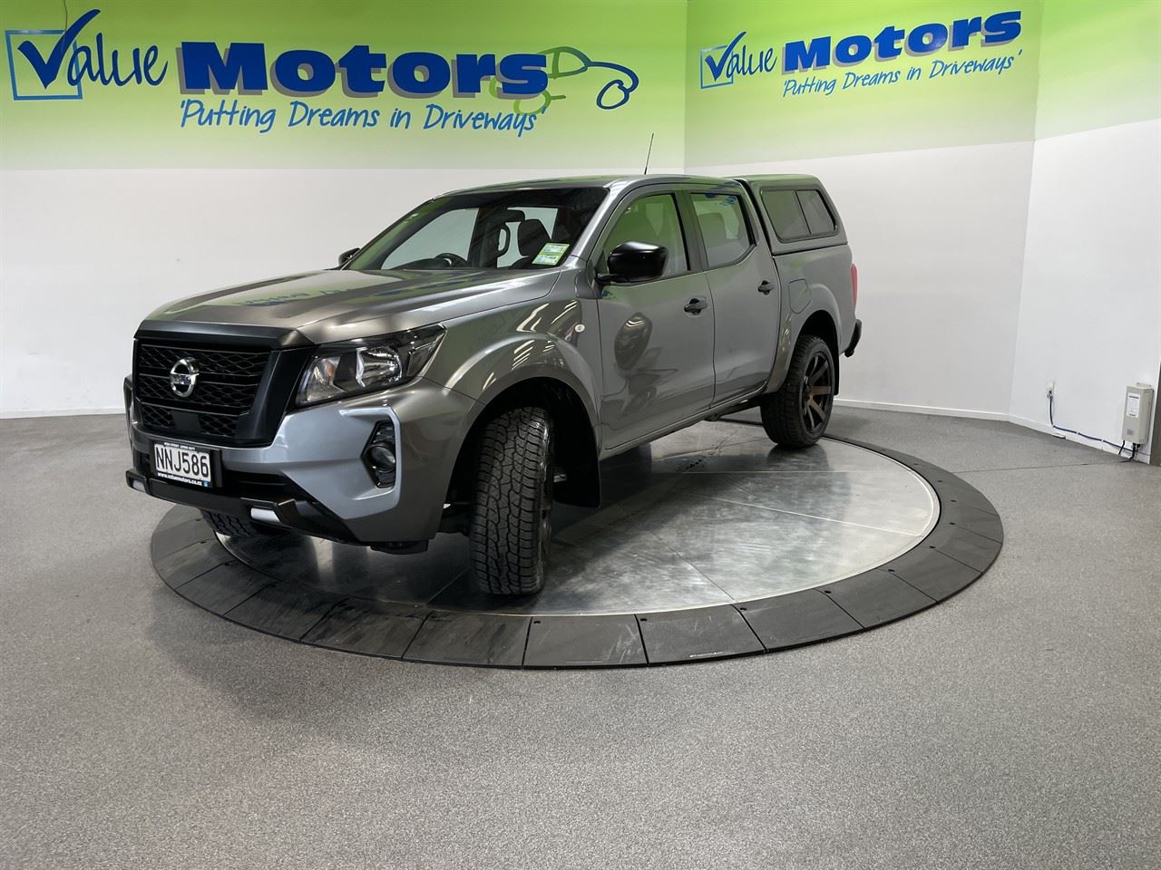 Vehicle image 3