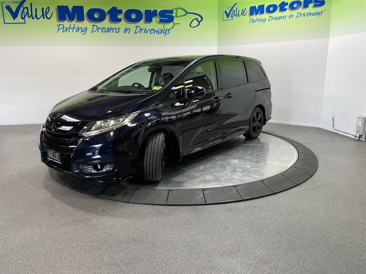 Vehicle image 3
