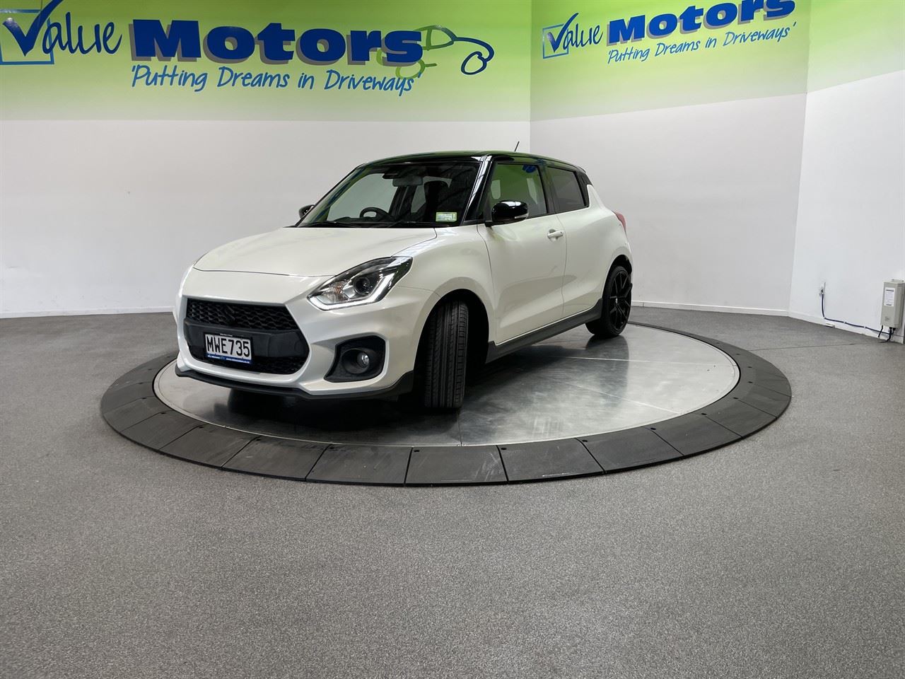Vehicle image 3