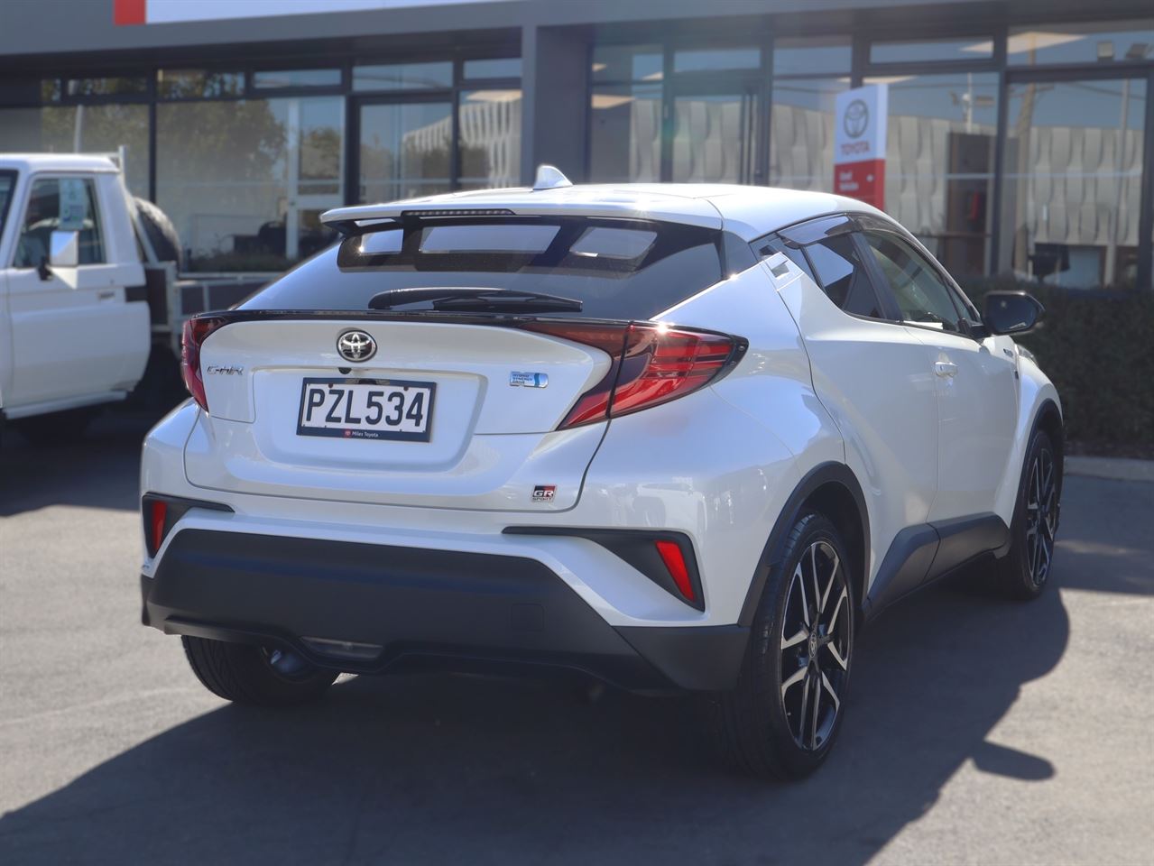 Vehicle image 5