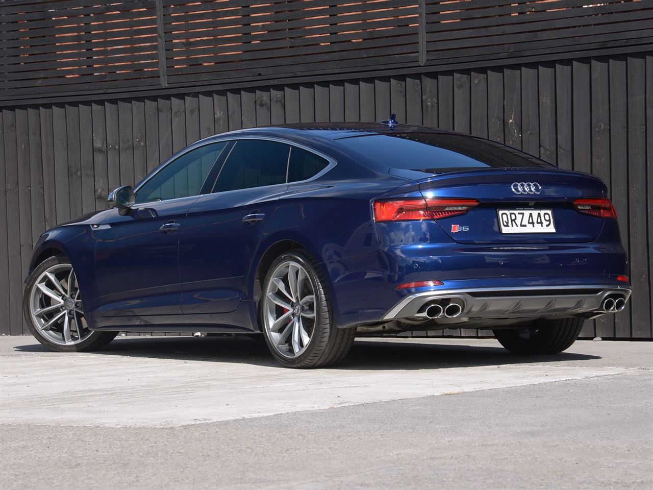 Vehicle image 4