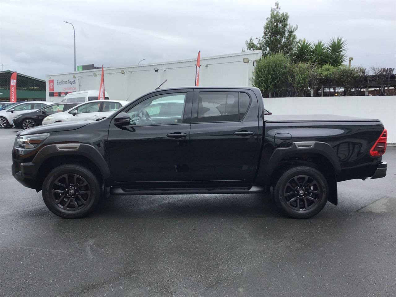 Vehicle image 5