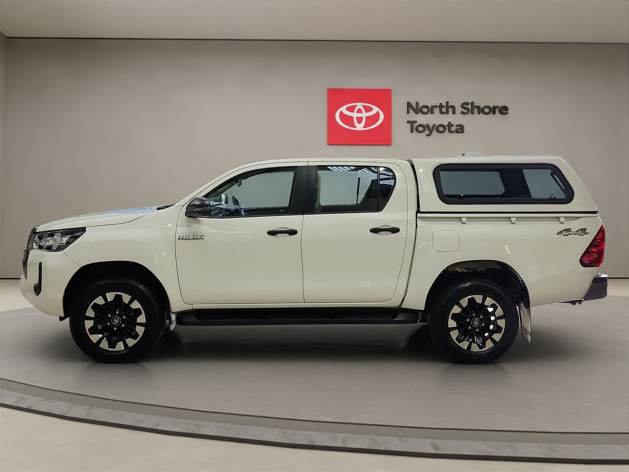 Vehicle image 4