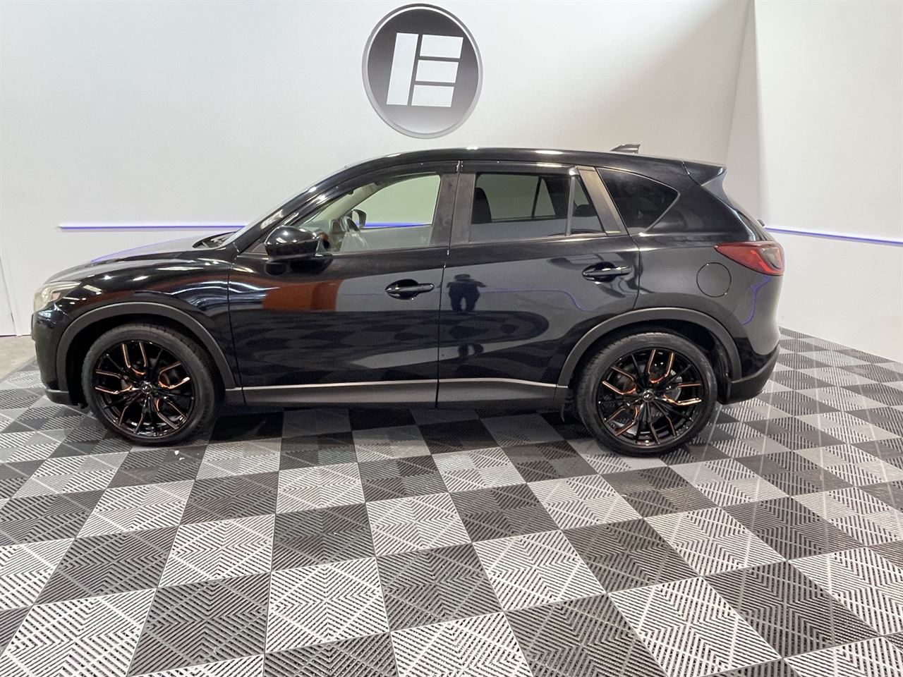 Vehicle image 5