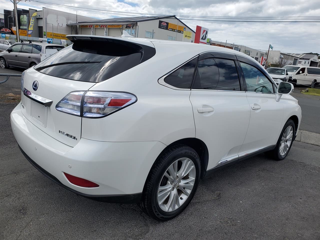 Vehicle image 4