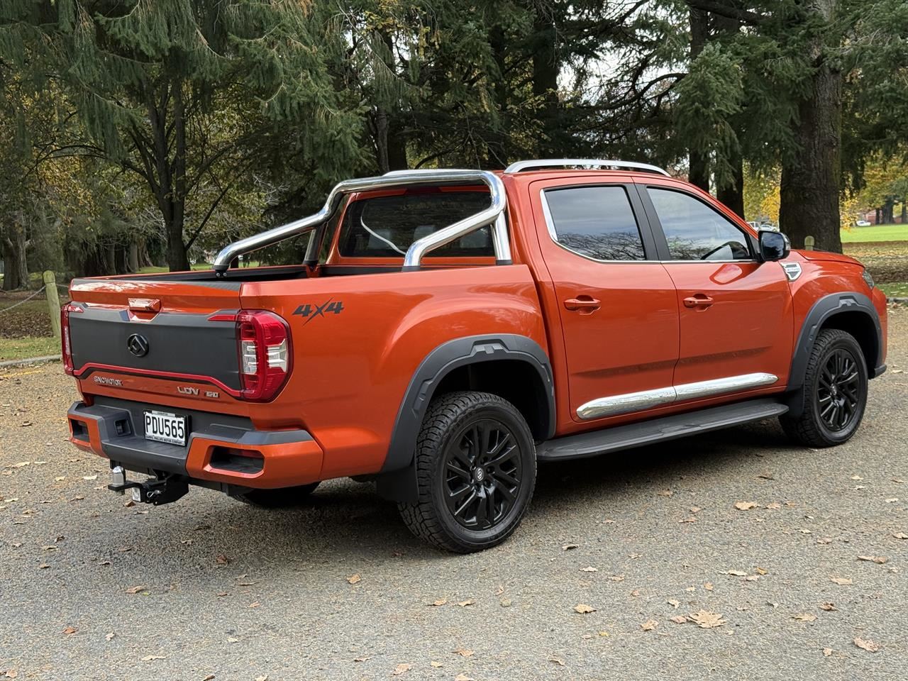 Vehicle image 5