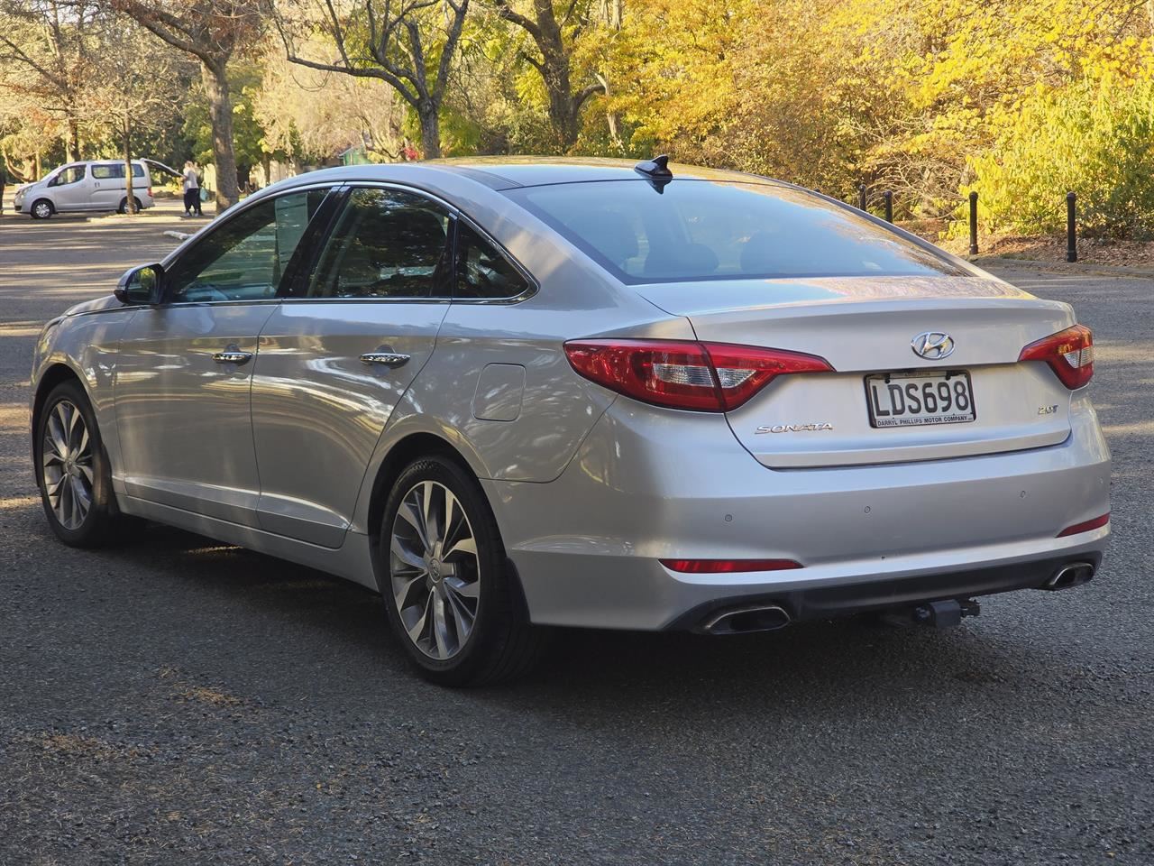 Vehicle image 4