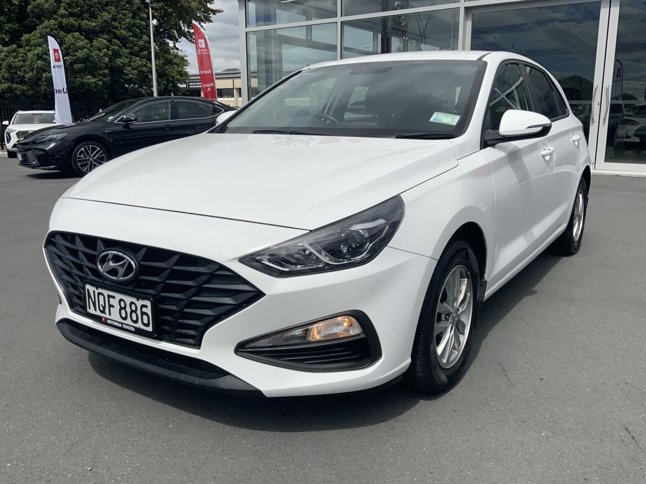 Vehicle image 4
