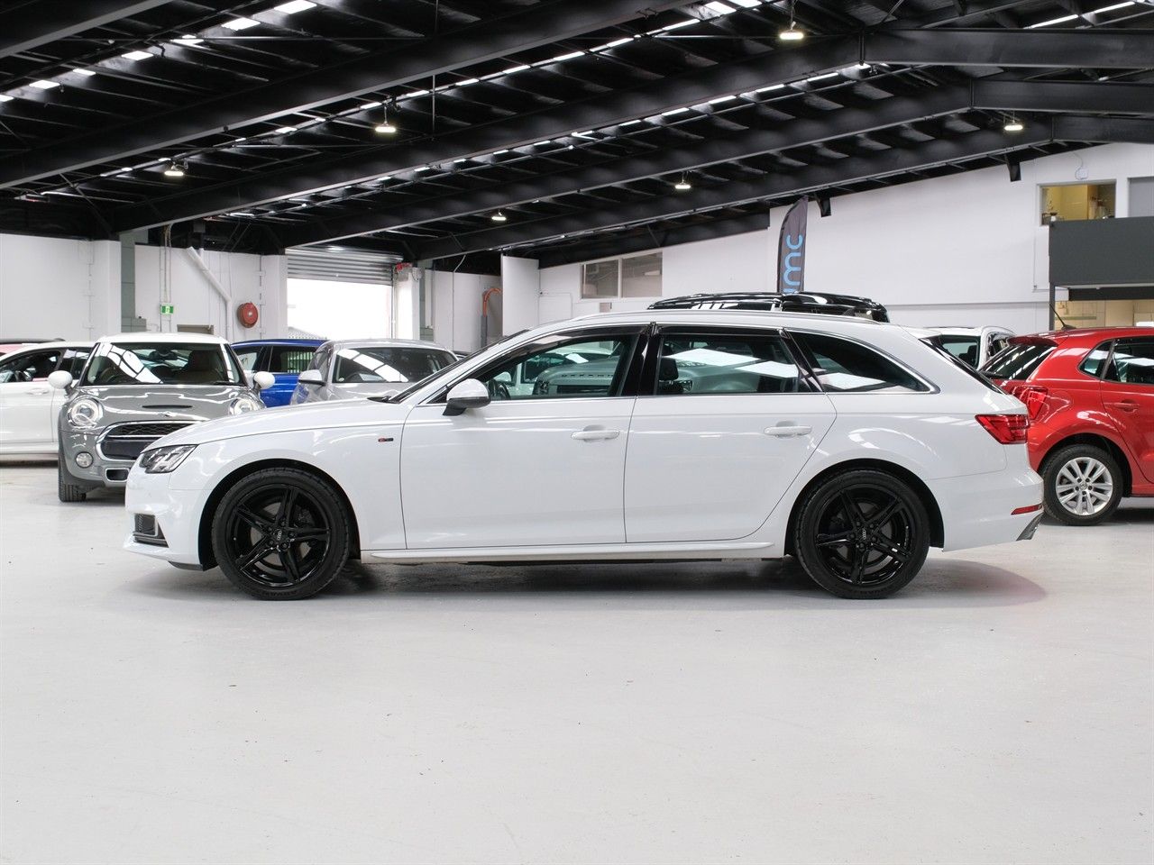 Vehicle image 5