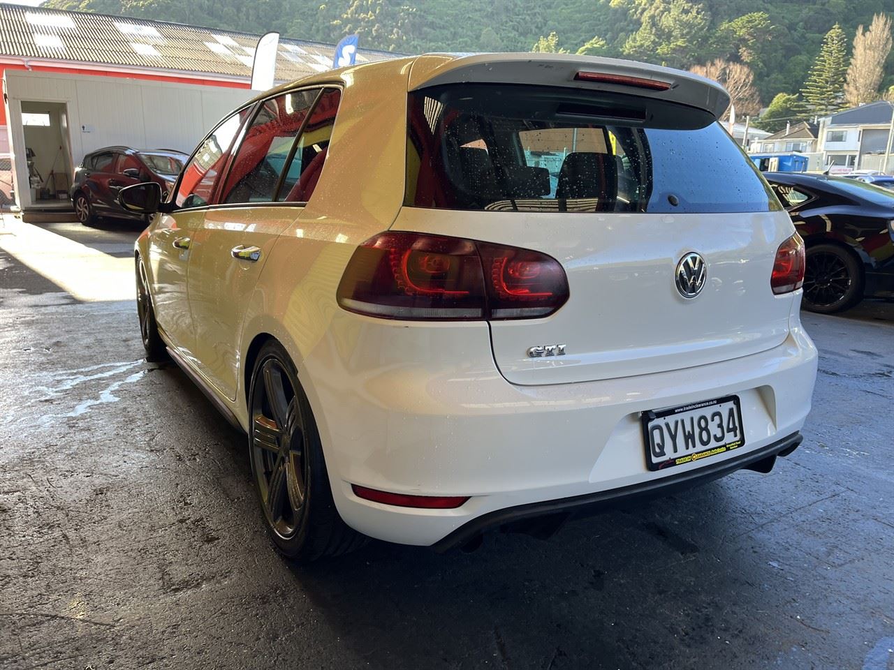 Vehicle image 4