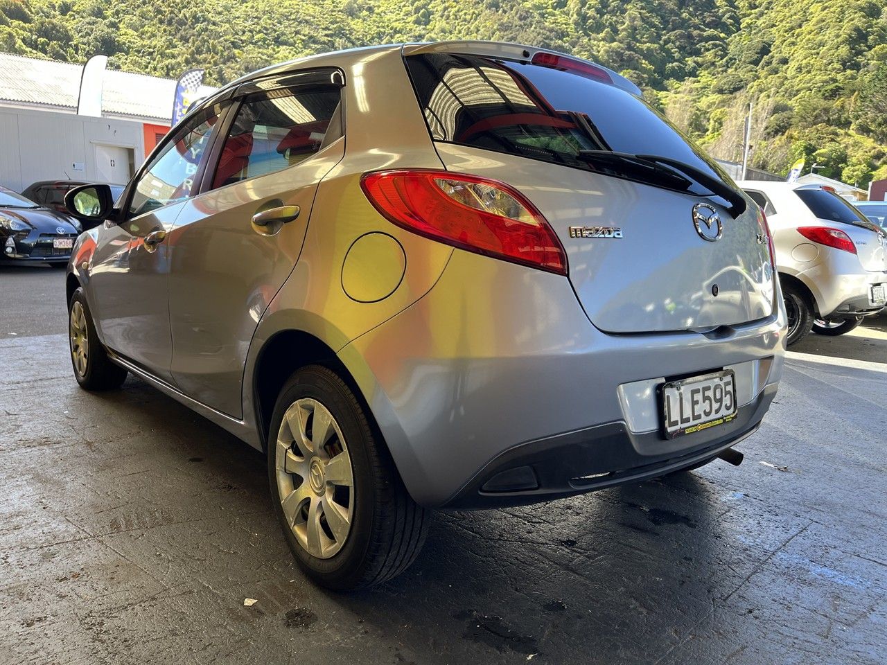 Vehicle image 4