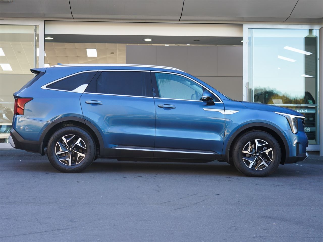 Vehicle image 3