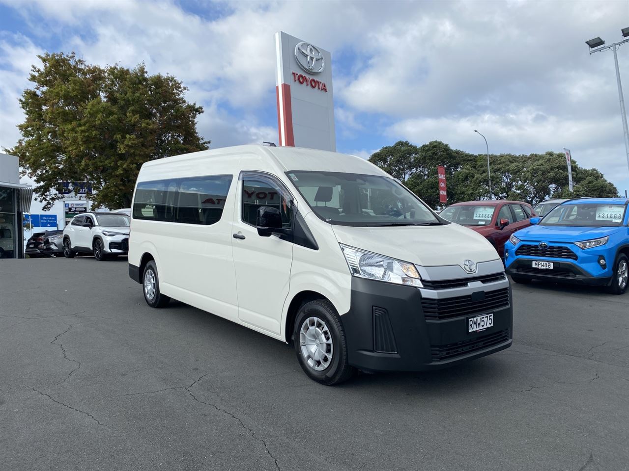 Vehicle image 3