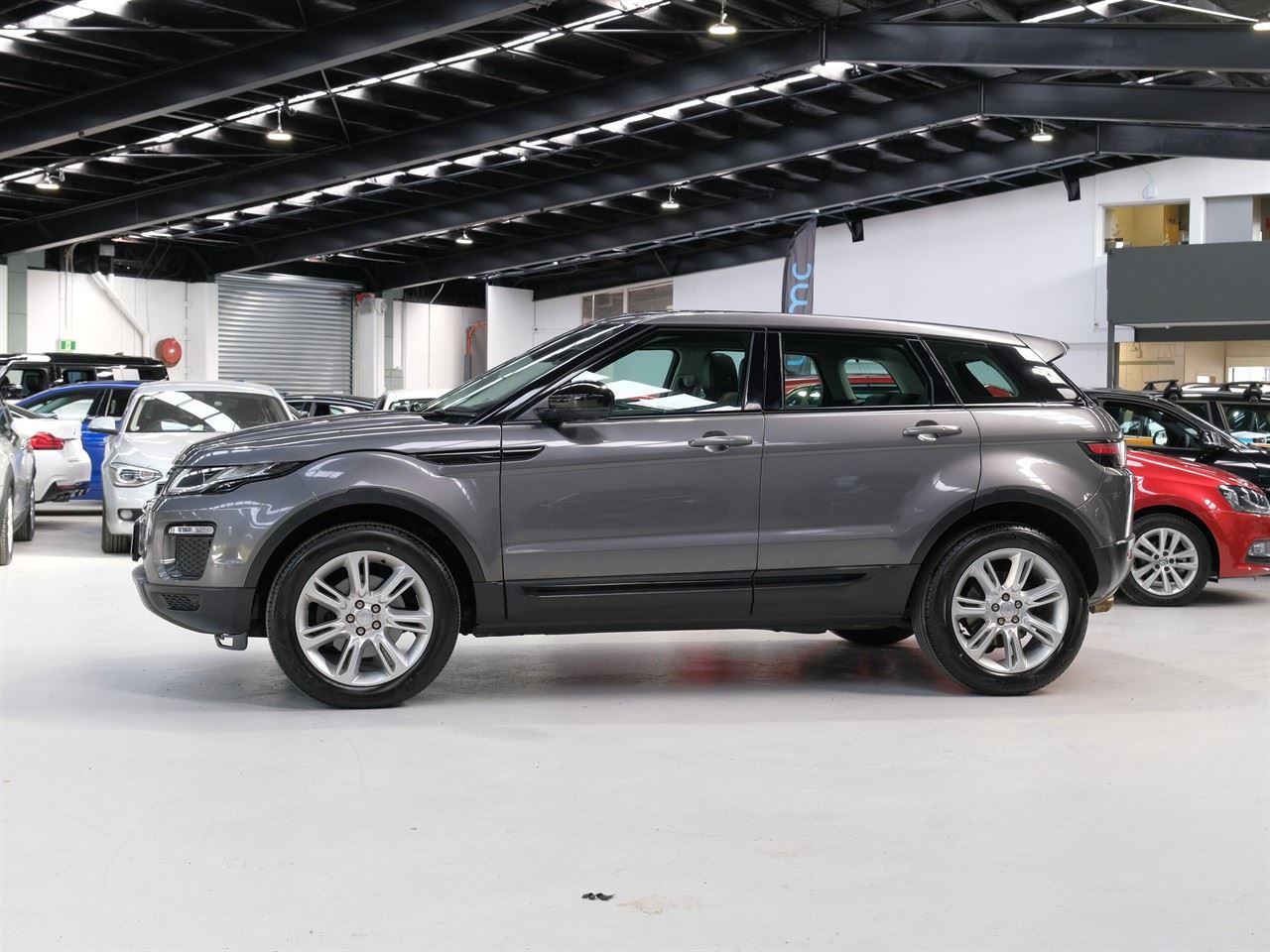 Vehicle image 5