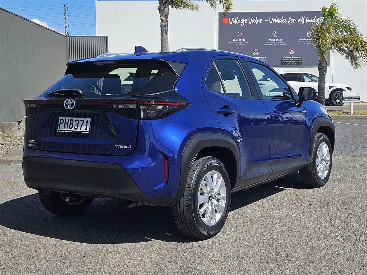 Vehicle image 5
