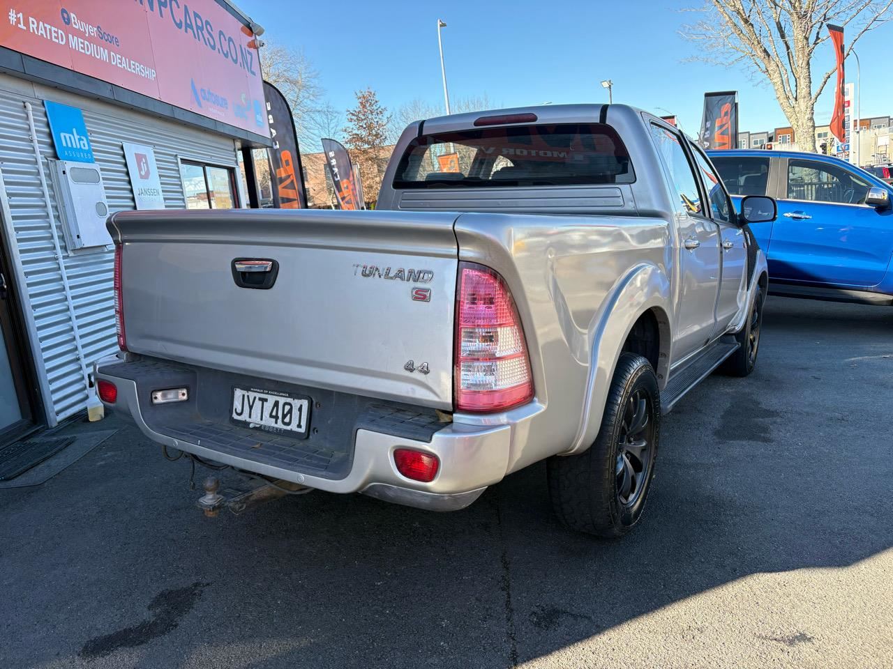 Vehicle image 4