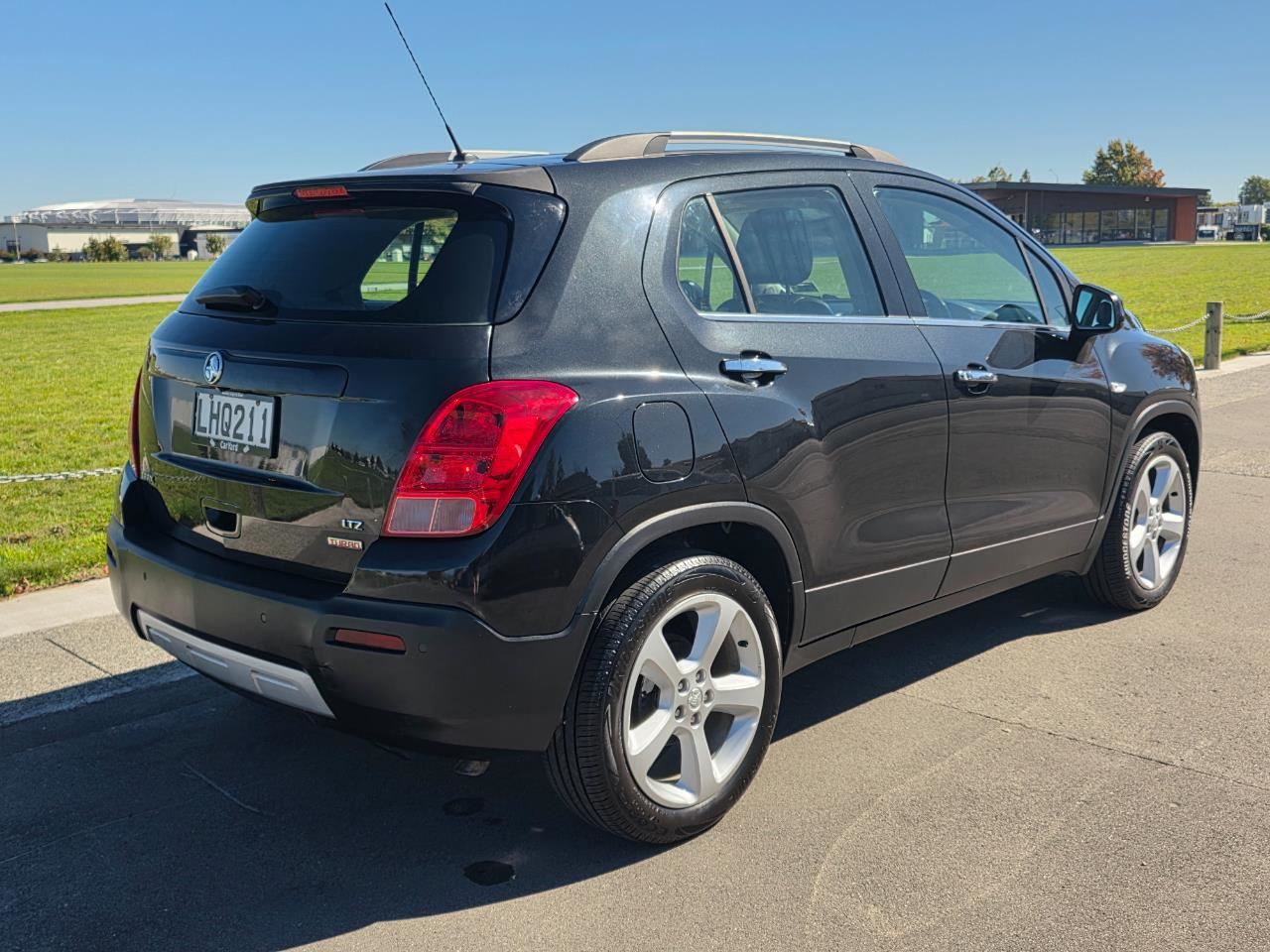 Vehicle image 3
