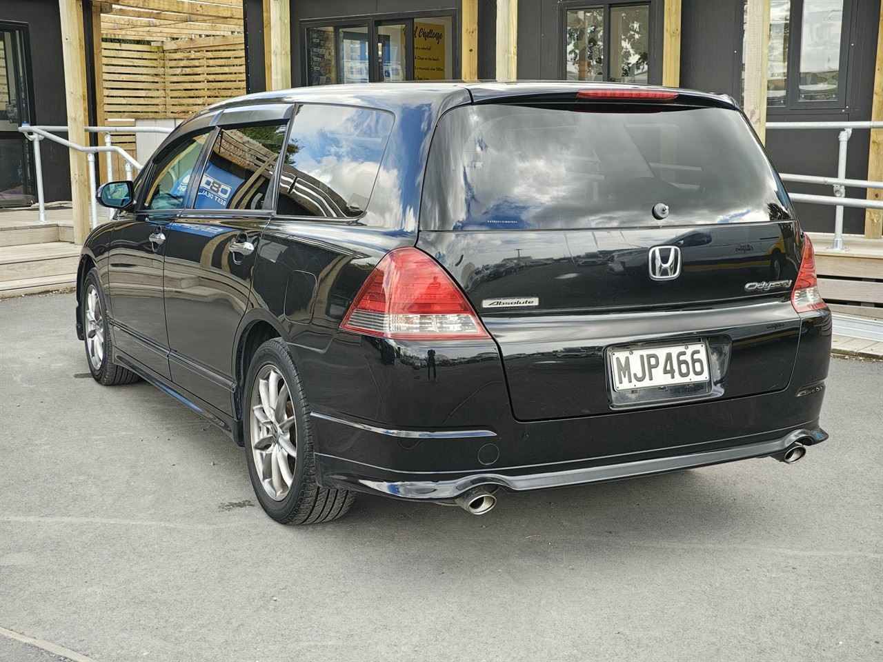 Vehicle image 4