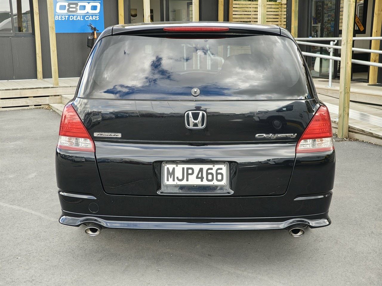 Vehicle image 5