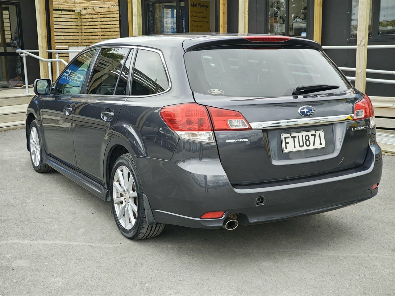 Vehicle image 4