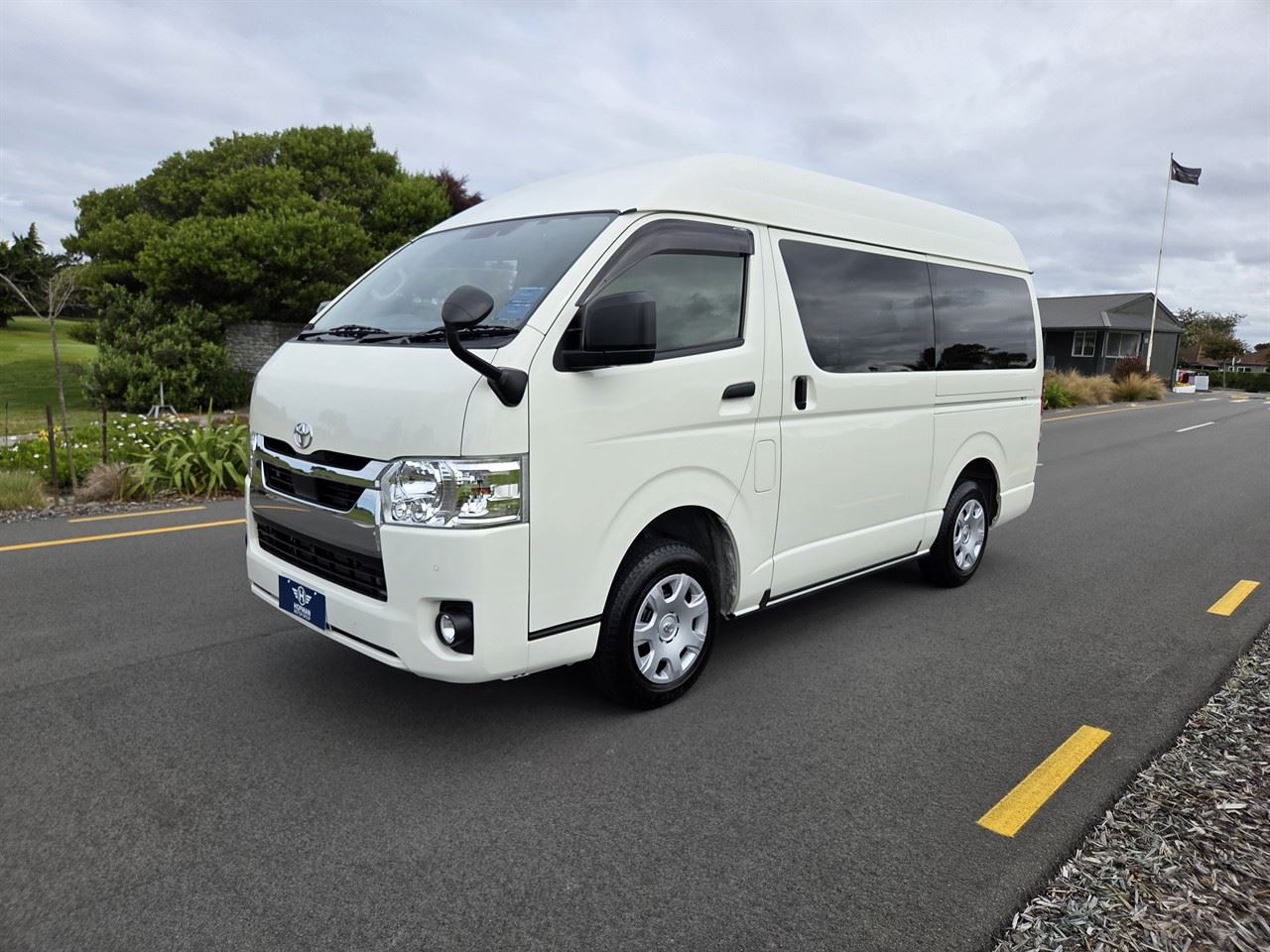 Vehicle image 3