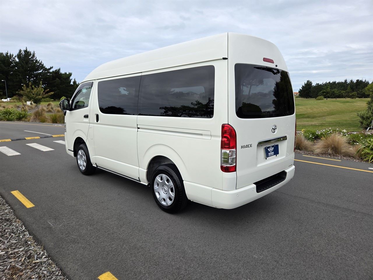 Vehicle image 5
