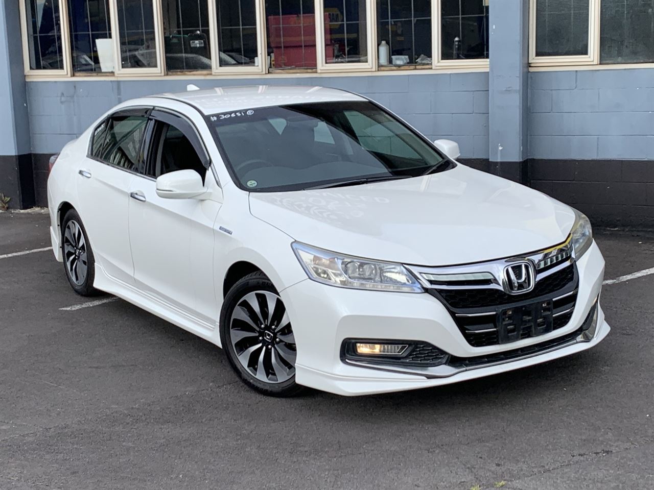 Vehicle image 5