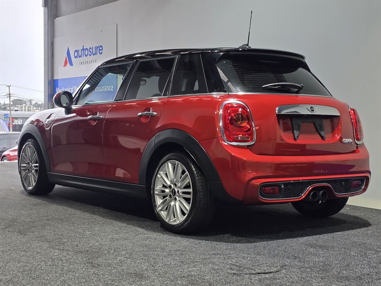 Vehicle image 5