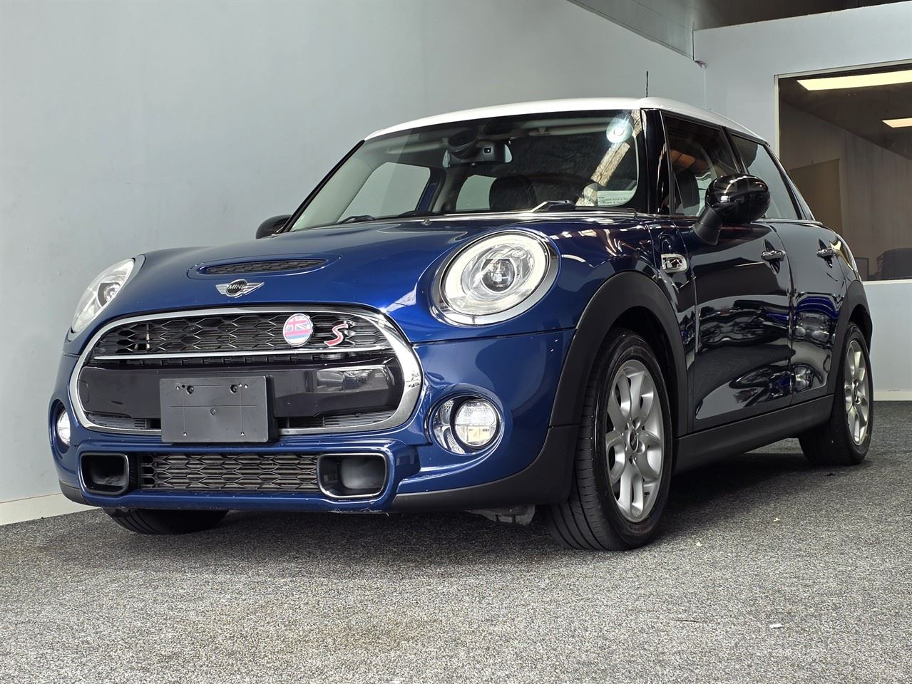 Vehicle image 1