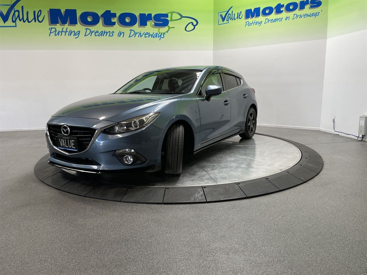 Vehicle image 3