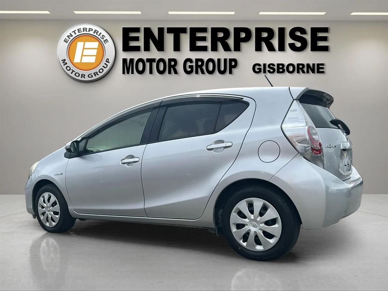 Vehicle image 5