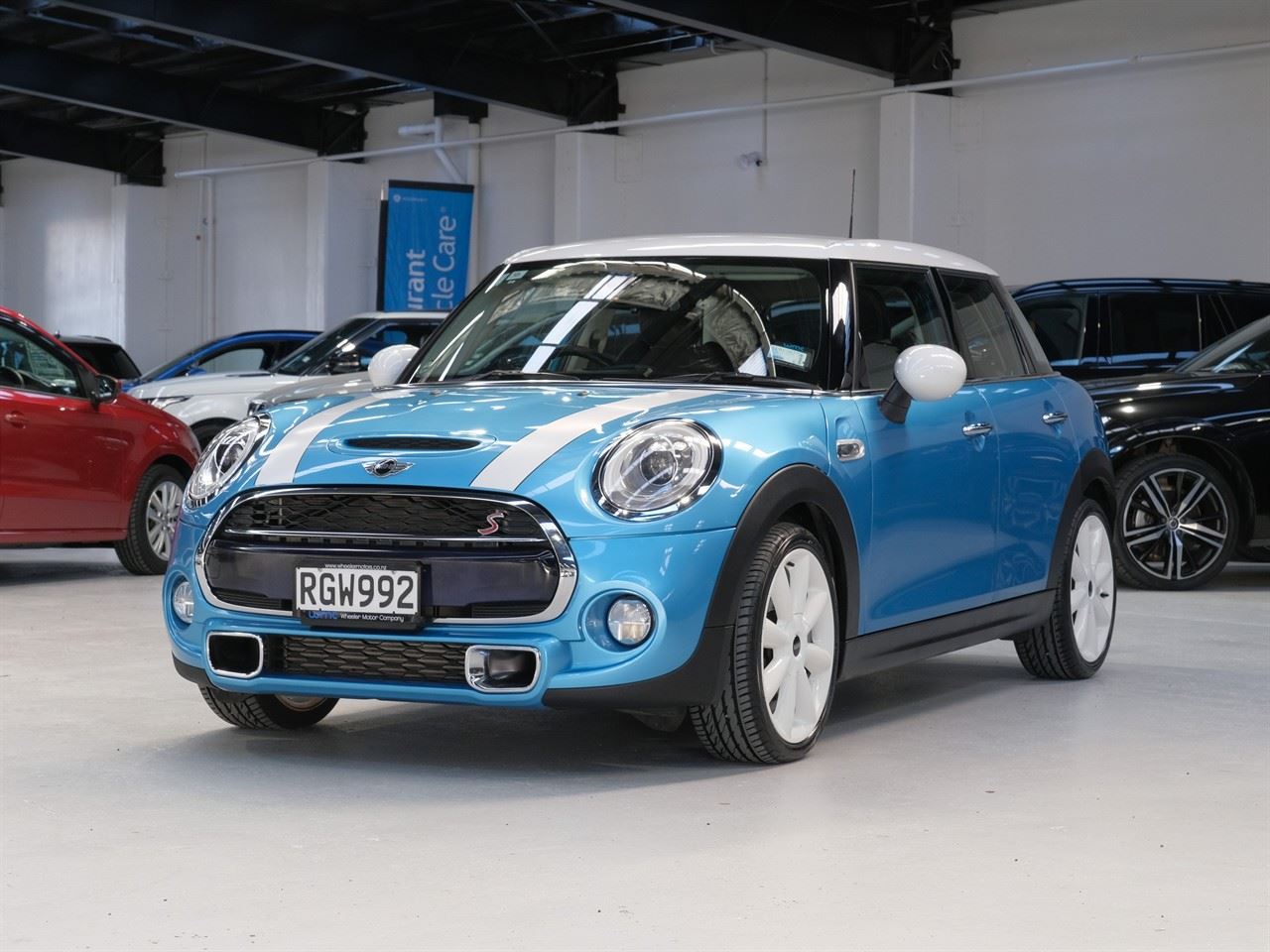 Vehicle image 4
