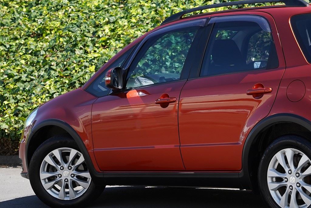 Vehicle image 5