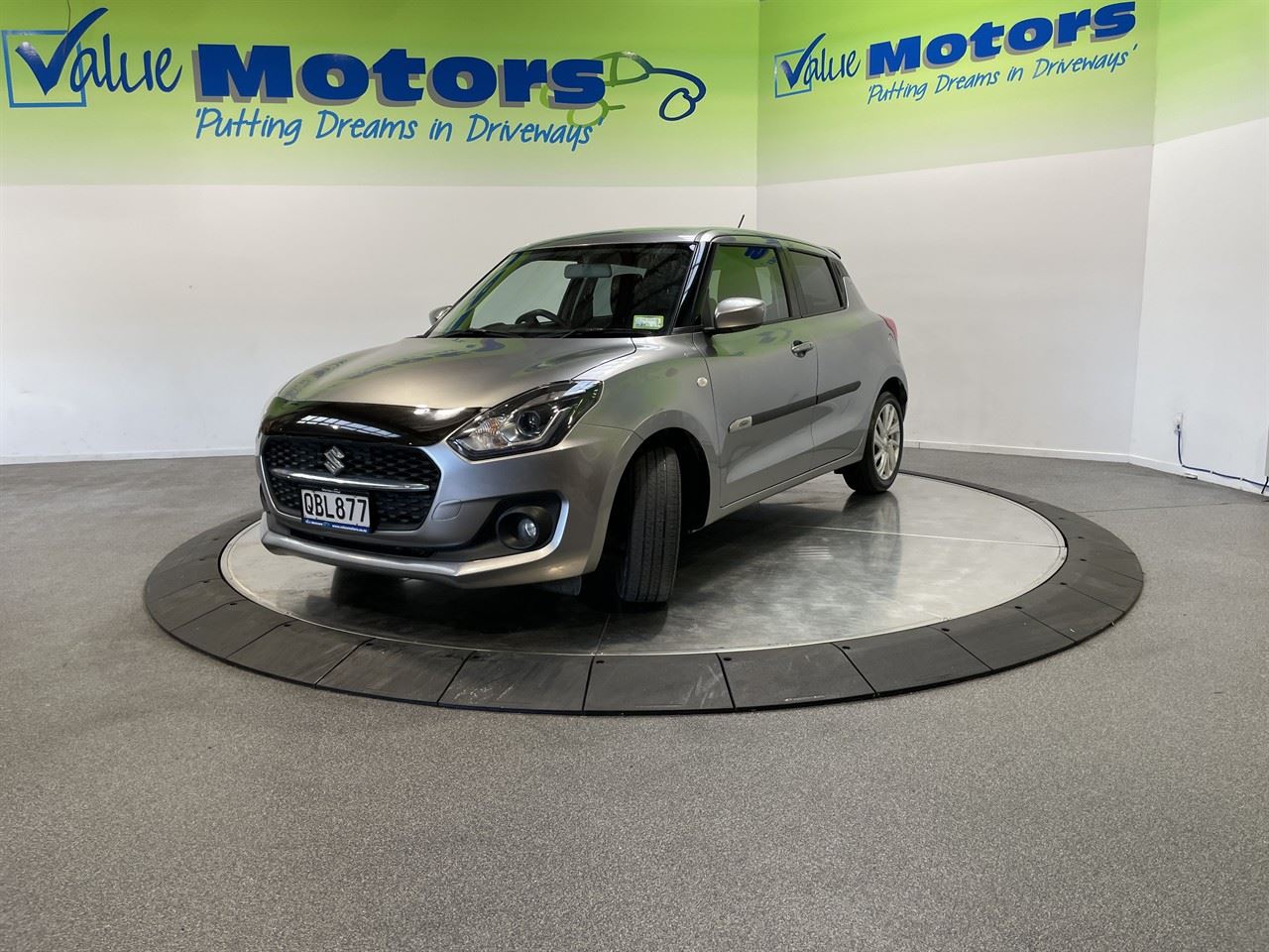 Vehicle image 3