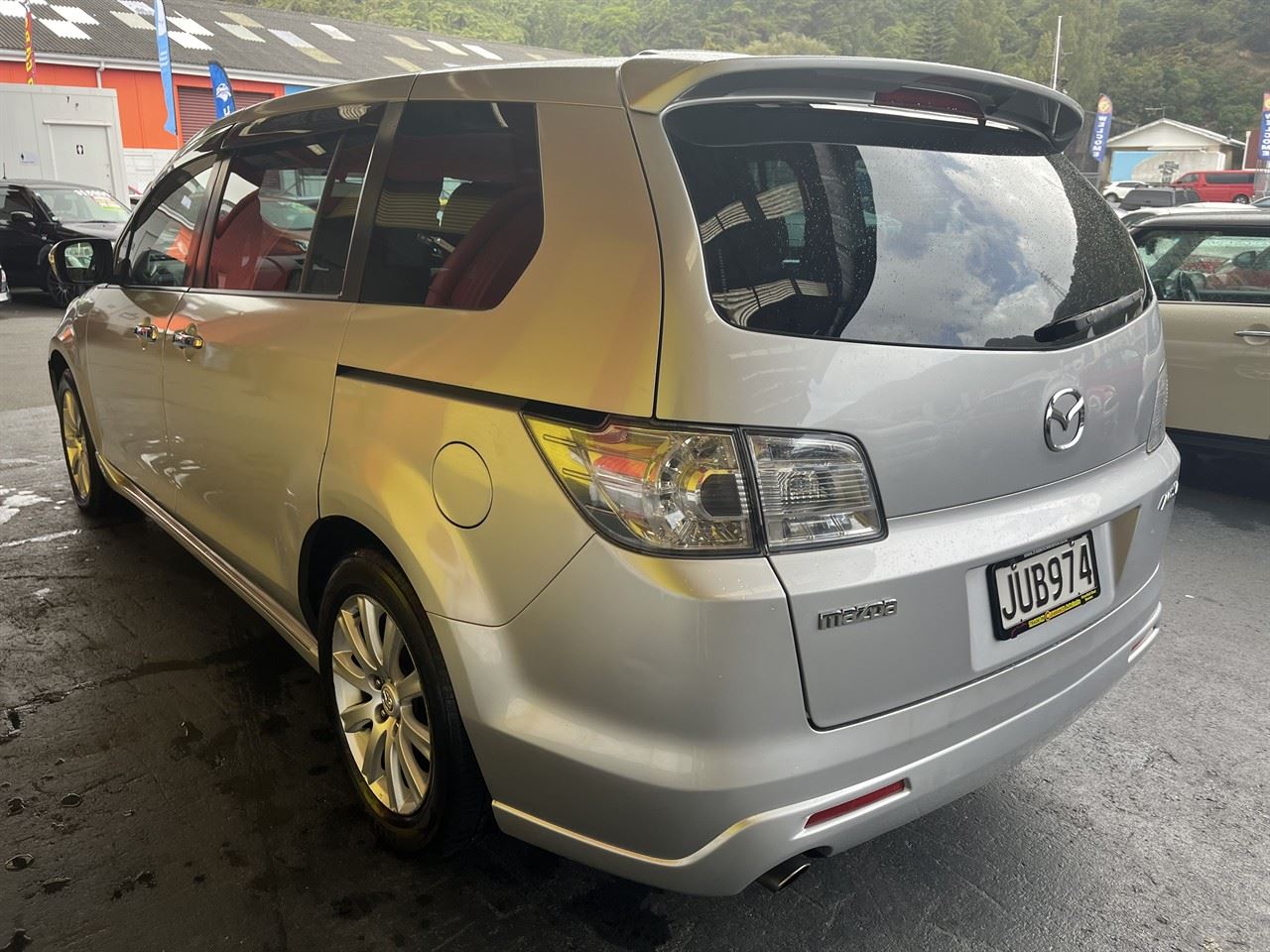 Vehicle image 4
