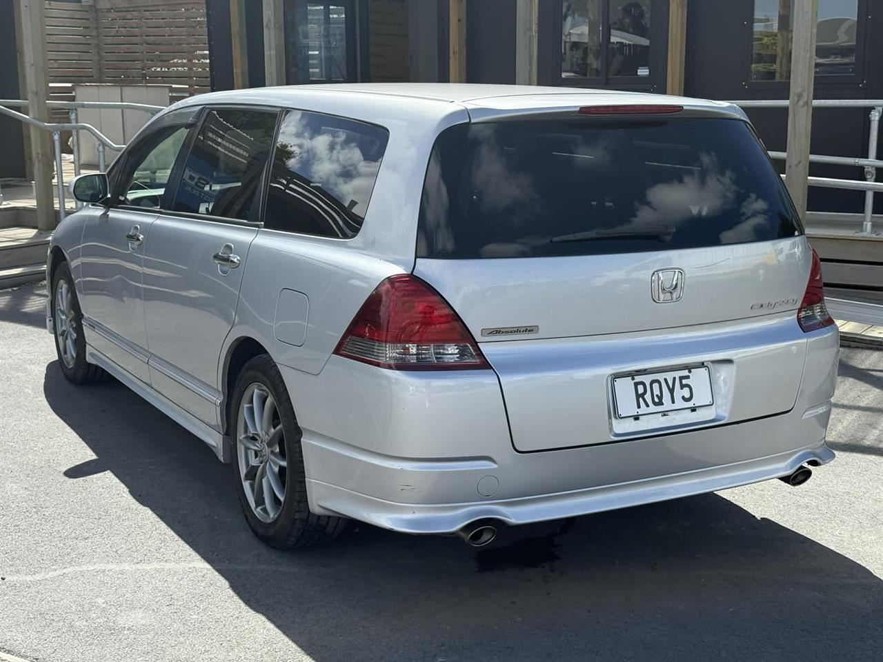 Vehicle image 4