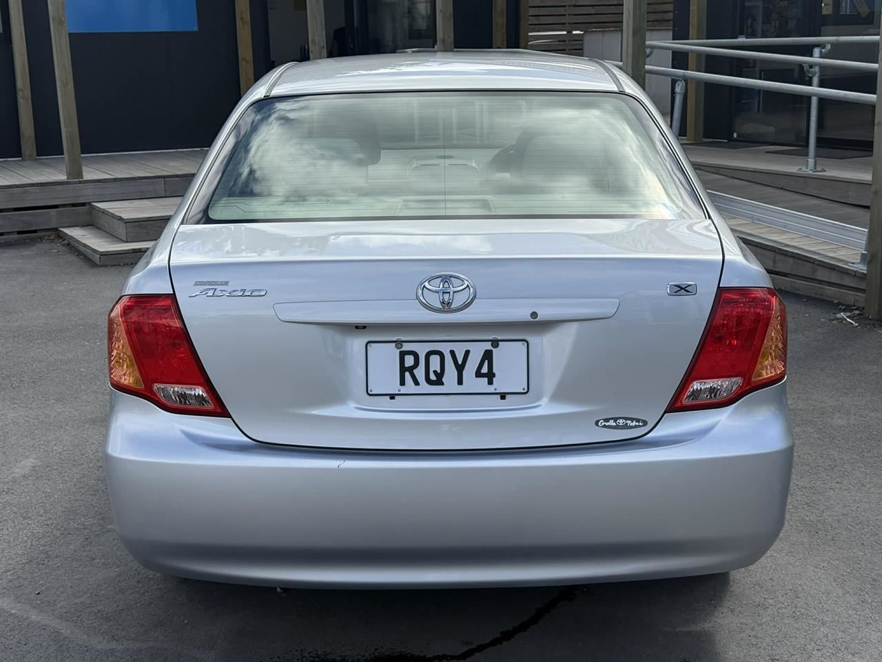Vehicle image 5