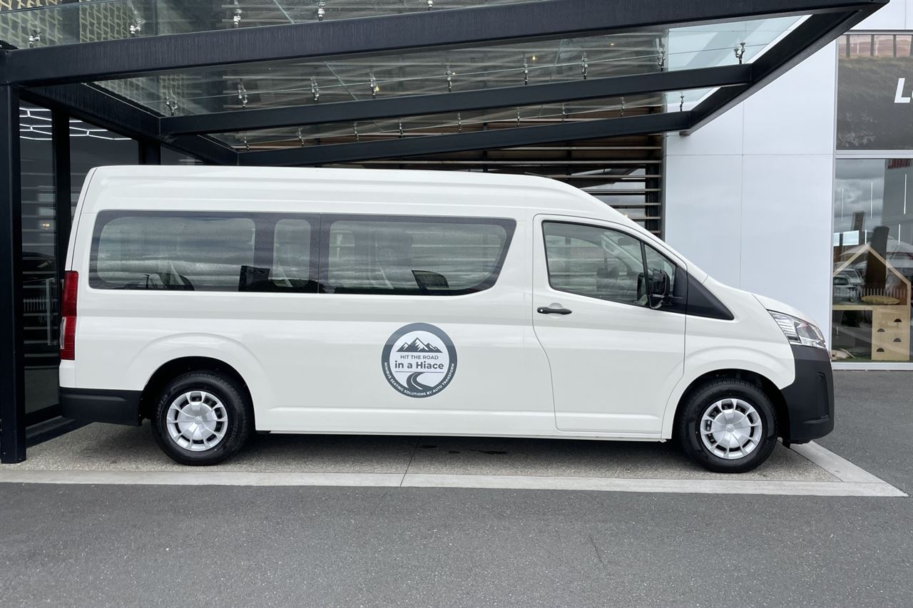 Vehicle image 5