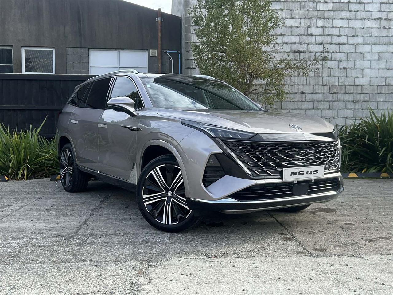 Vehicle image 1
