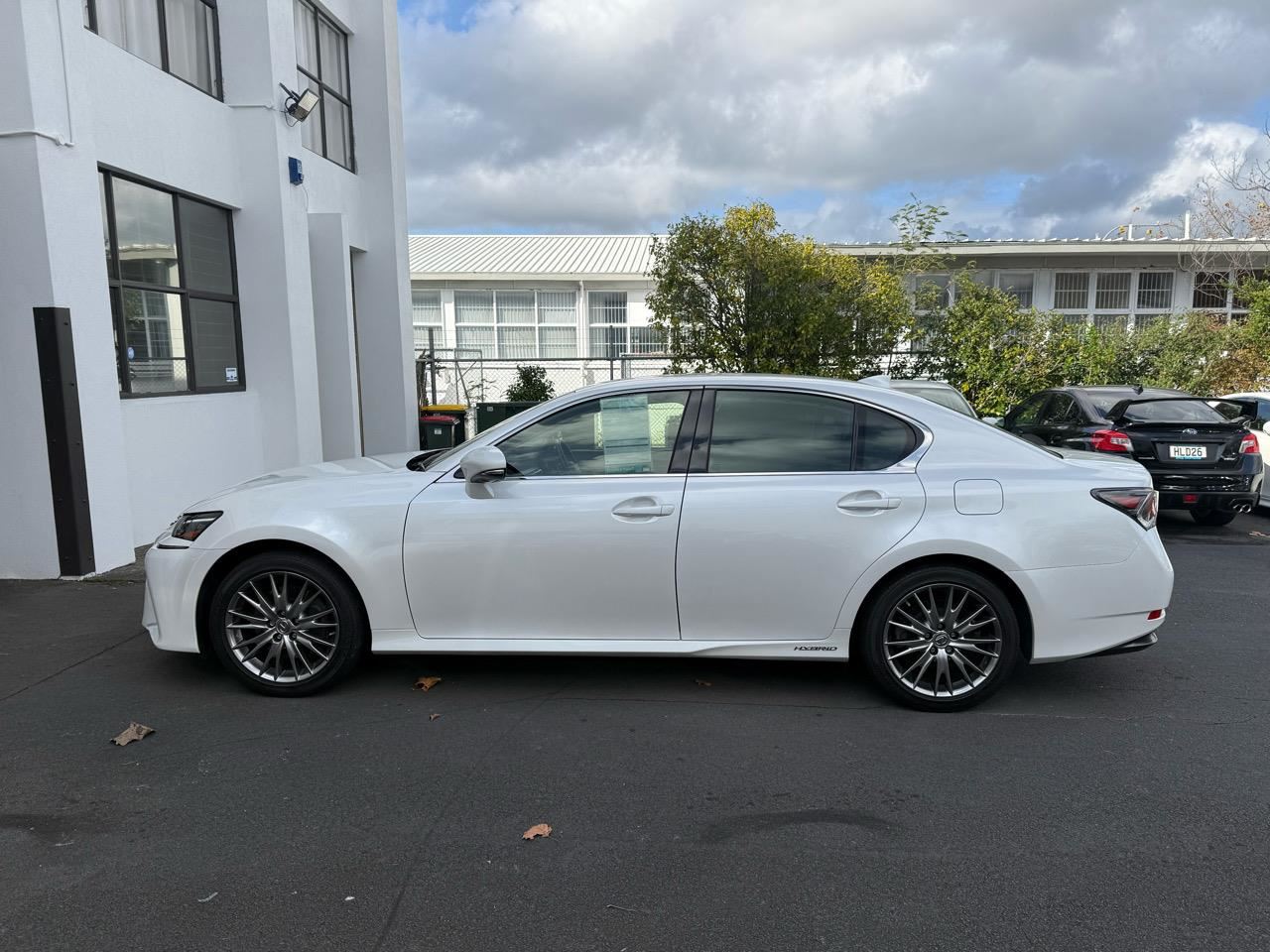 Vehicle image 4