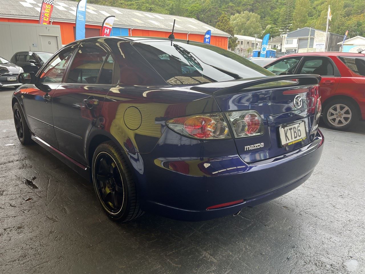 Vehicle image 4